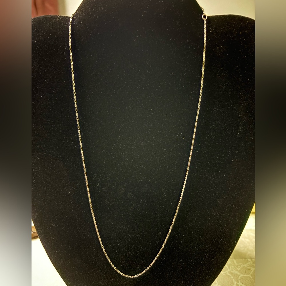 10k White Gold Neck Chain